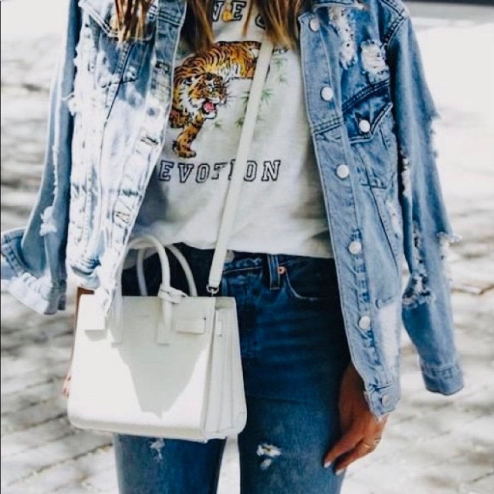Denim Jean Jacket 💙 - Picture 7 of 9